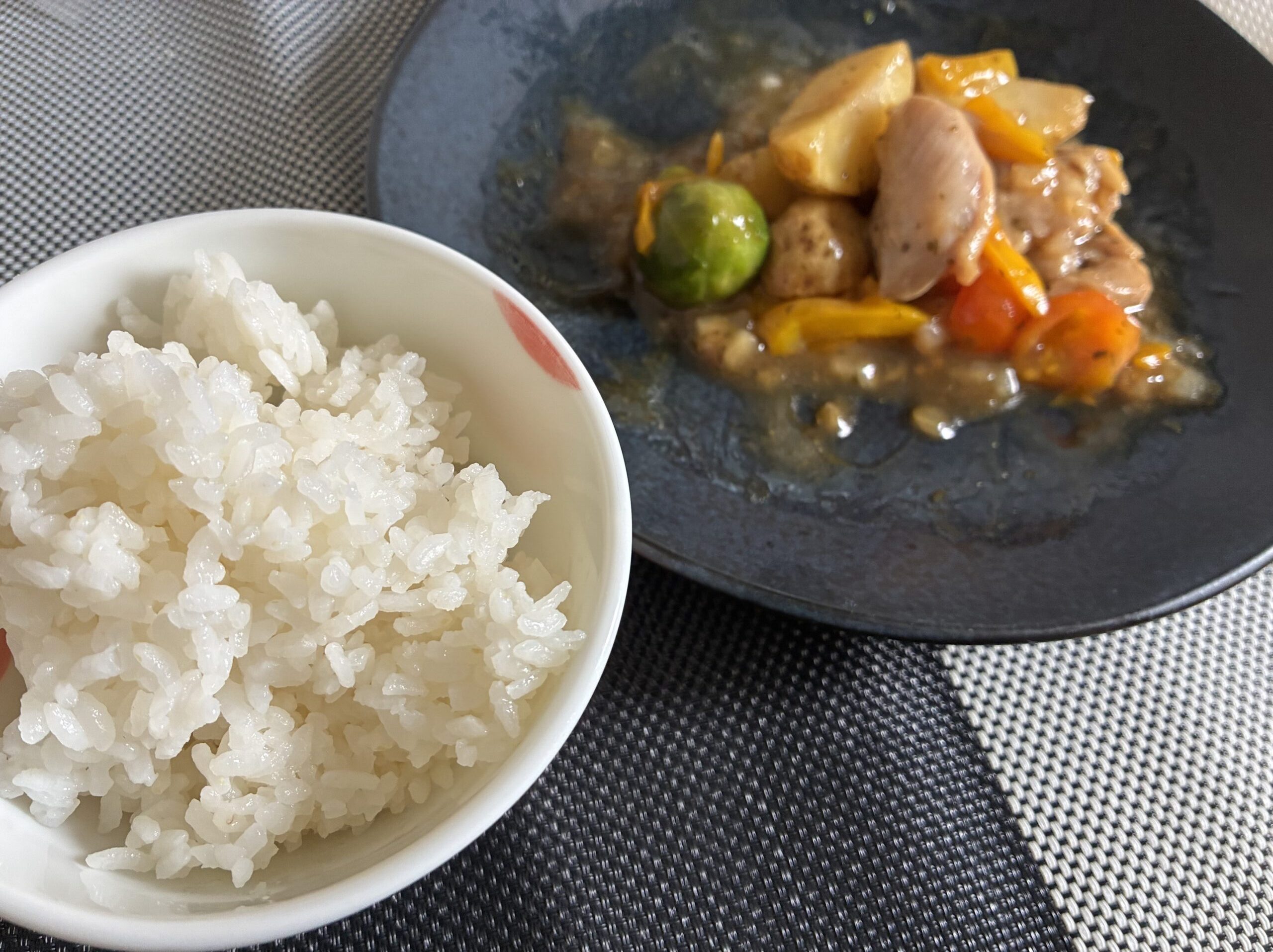 ご飯と一緒に食べた香味野菜チキンソテー