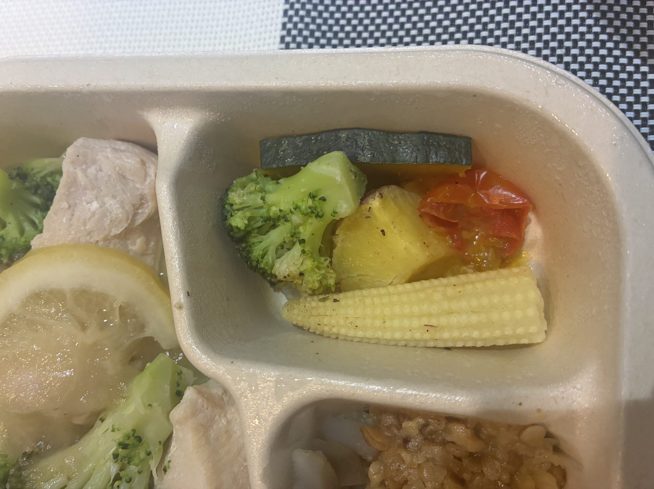 ヤングコーン入りの温野菜サラダ